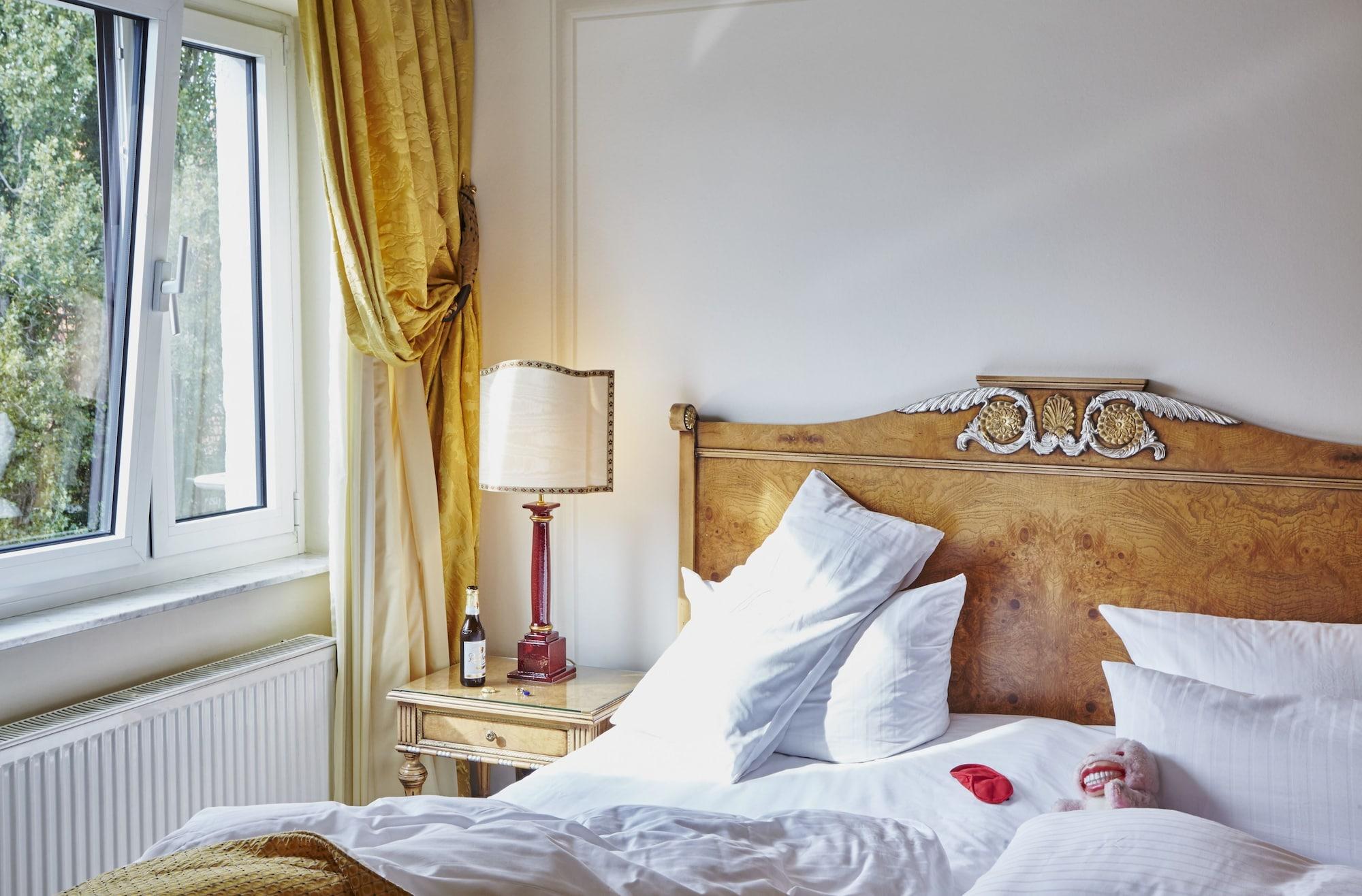 Bernstein Hotel Villa Kastania Берлін Екстер'єр фото